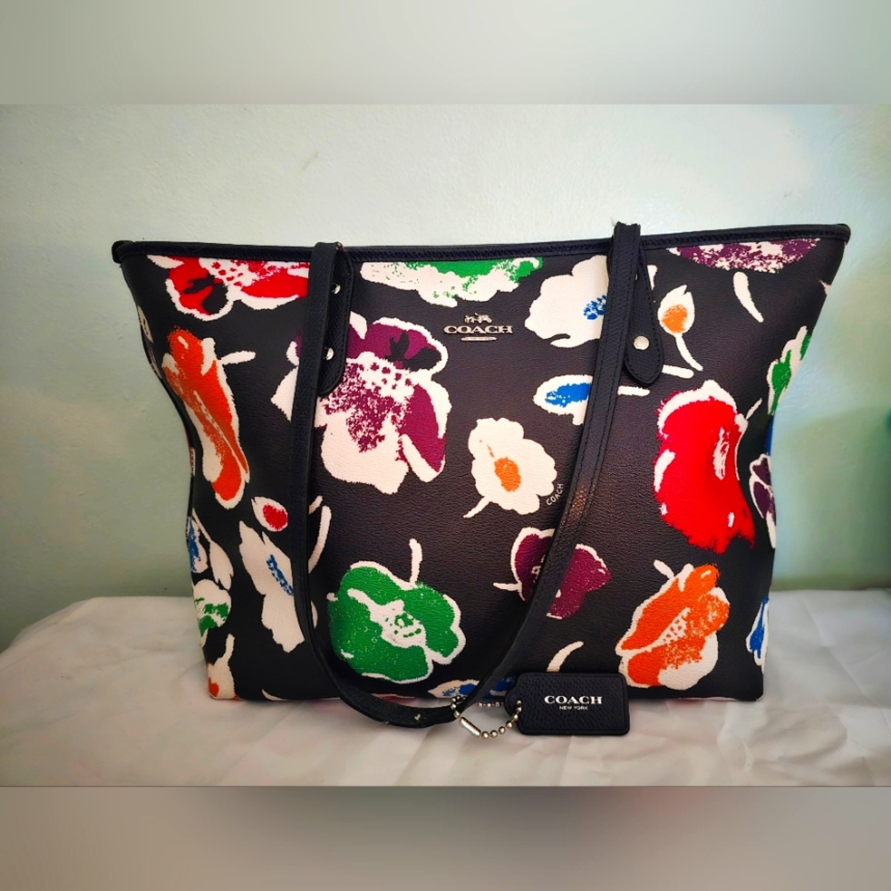 COACH Vintage City Zip Tote Bag Floral